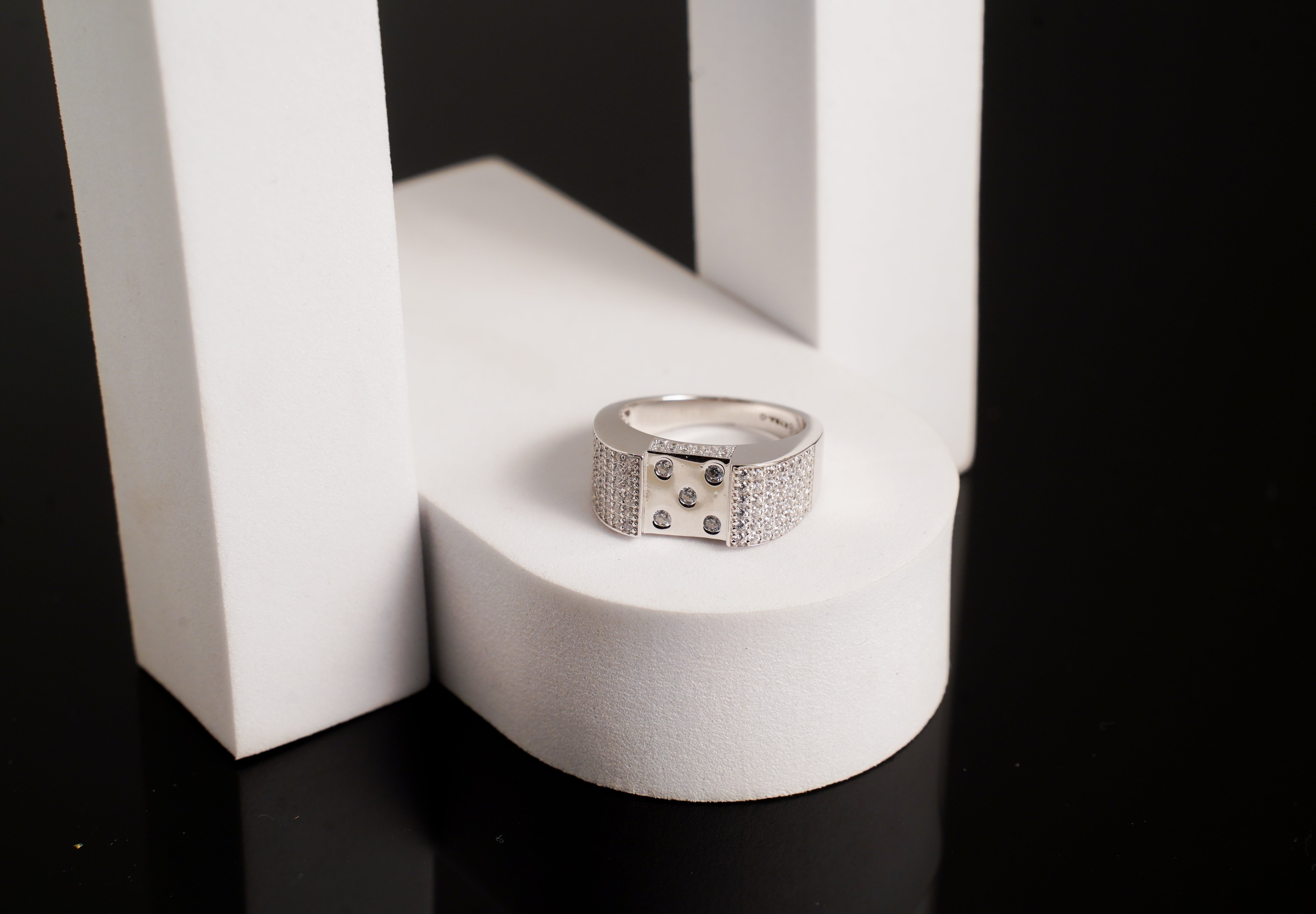 The Zenith Pavé Band