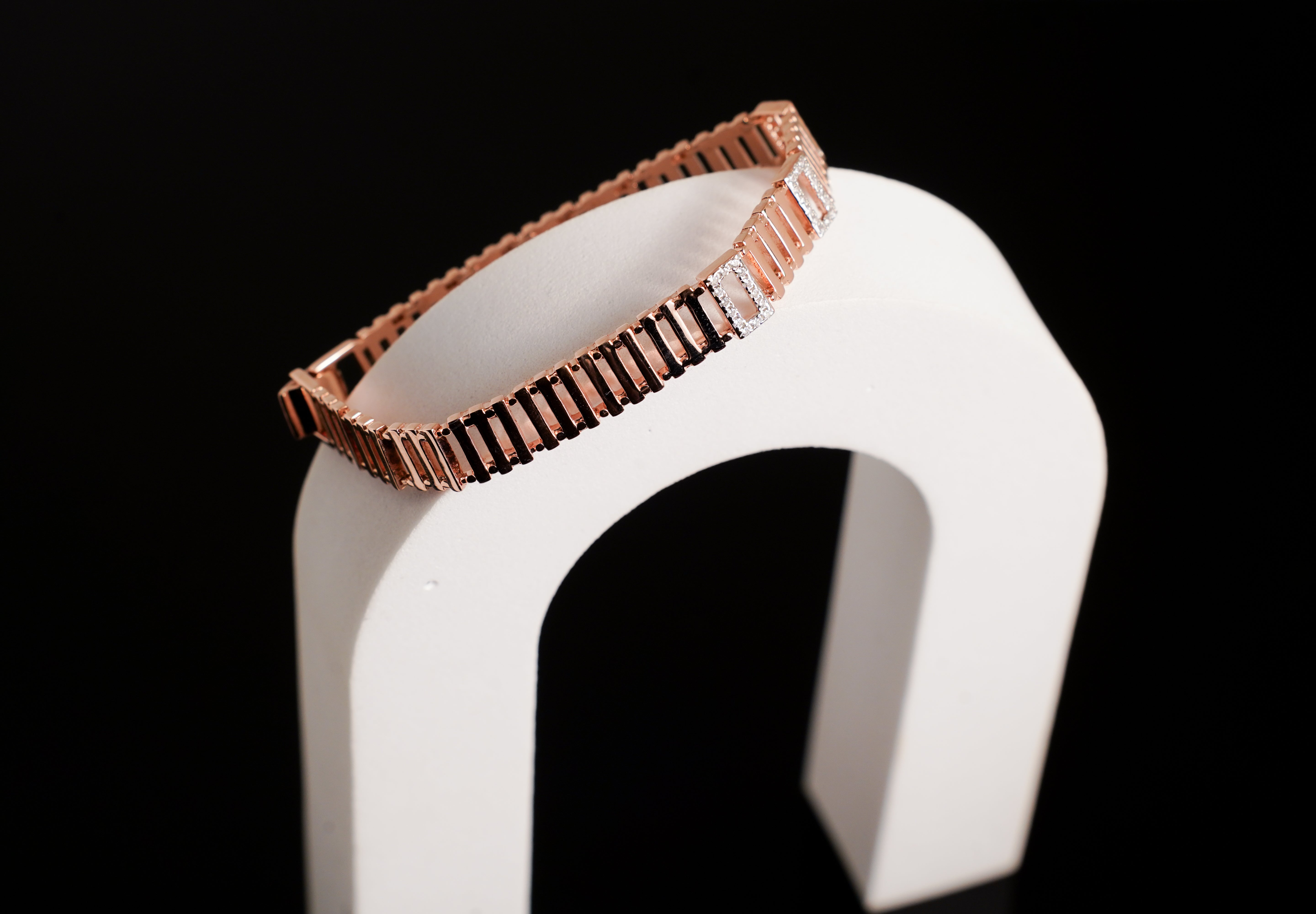 The Helix Pillar Bangle
