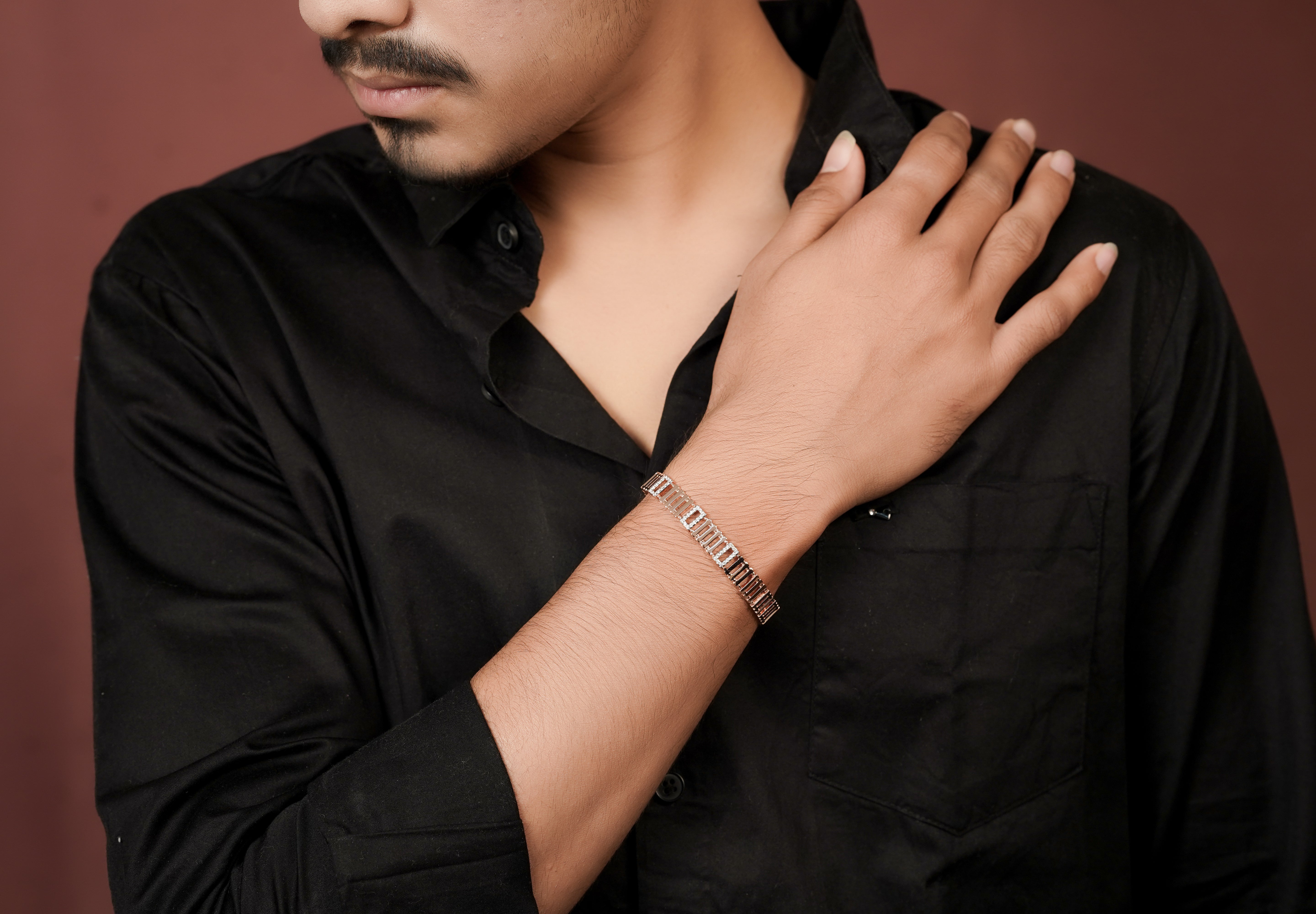 The Helix Pillar Bangle