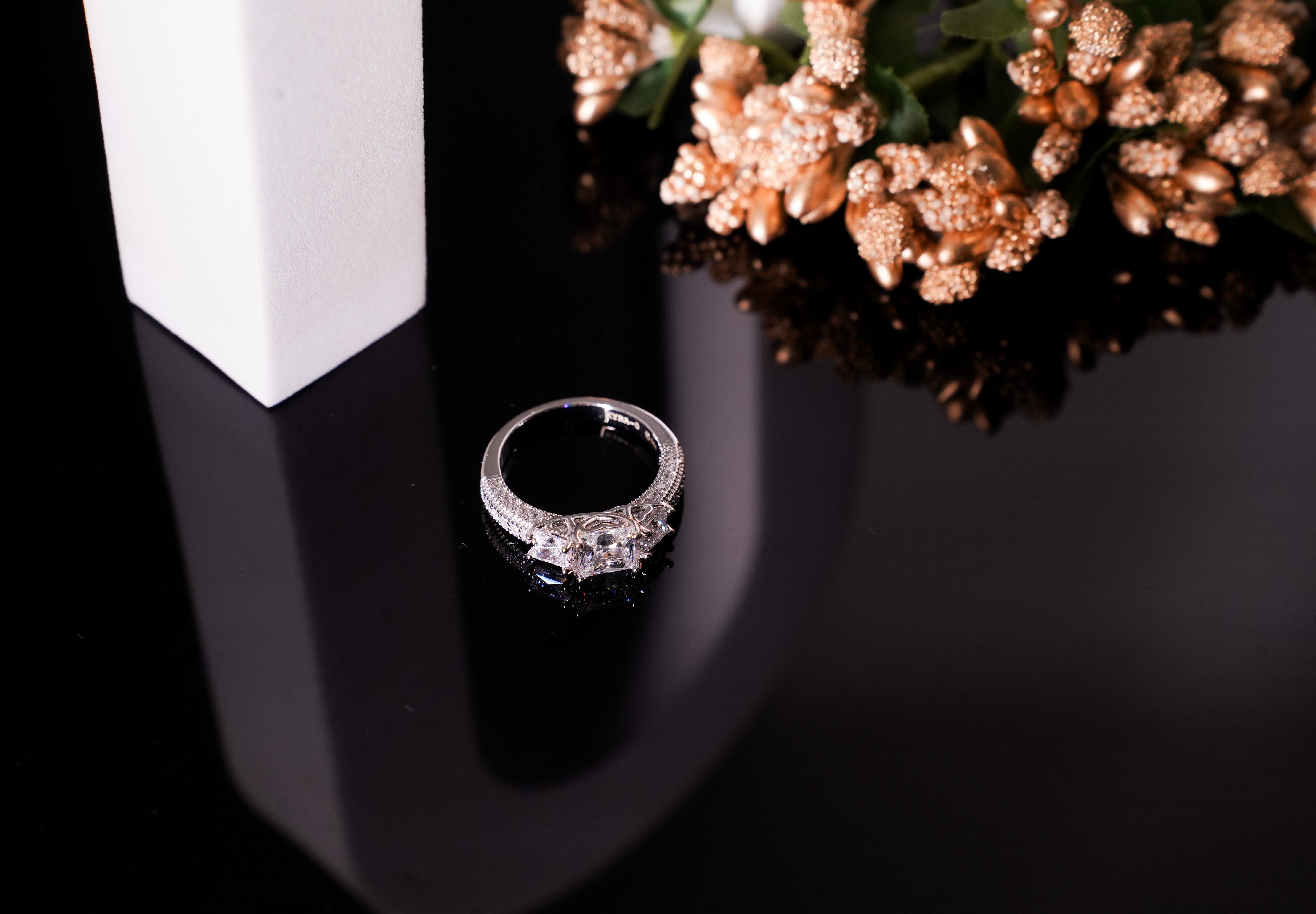 The Heirloom Solitaire Band