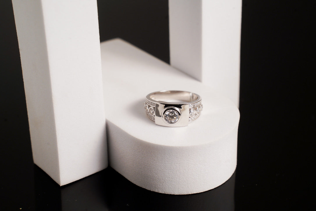 Kyra Solo Circle Ring