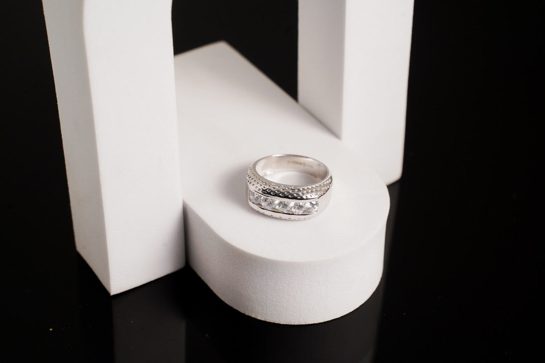 Kyra Apex Ring