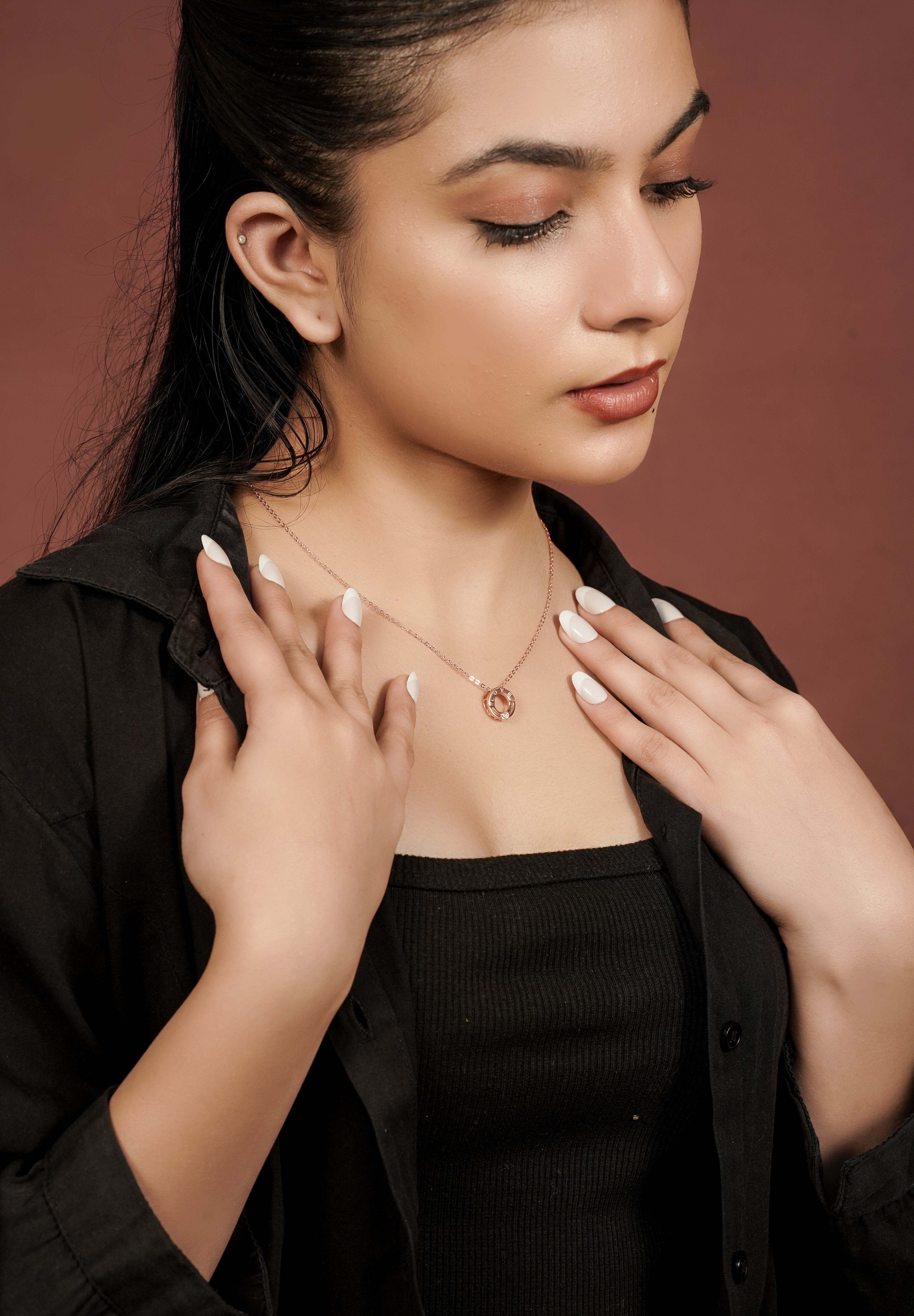 Elegant Rose Gold Circle Chain