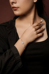 The Fluttering Pearl Bracelet