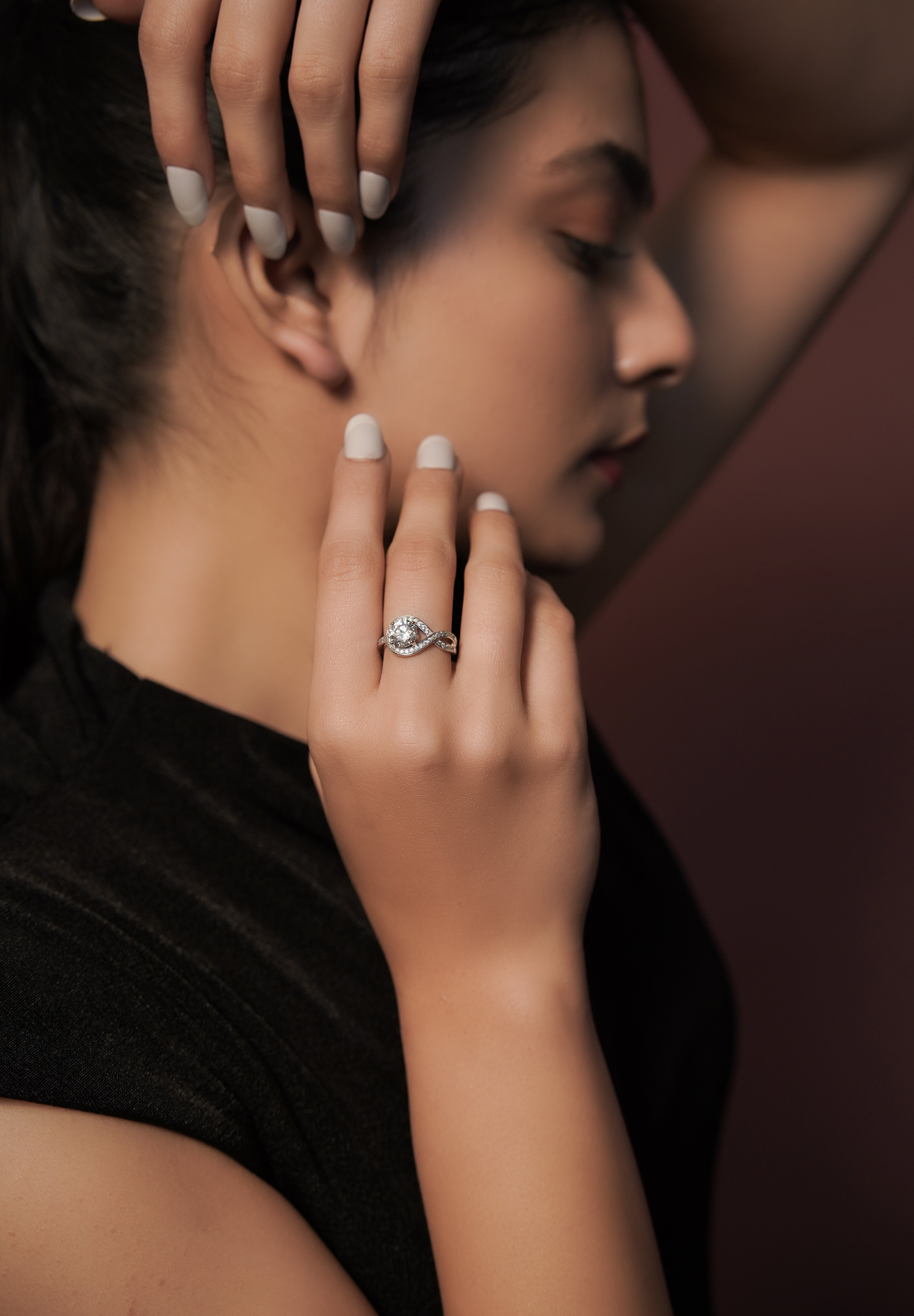 The Kyra Zenith Halo Ring