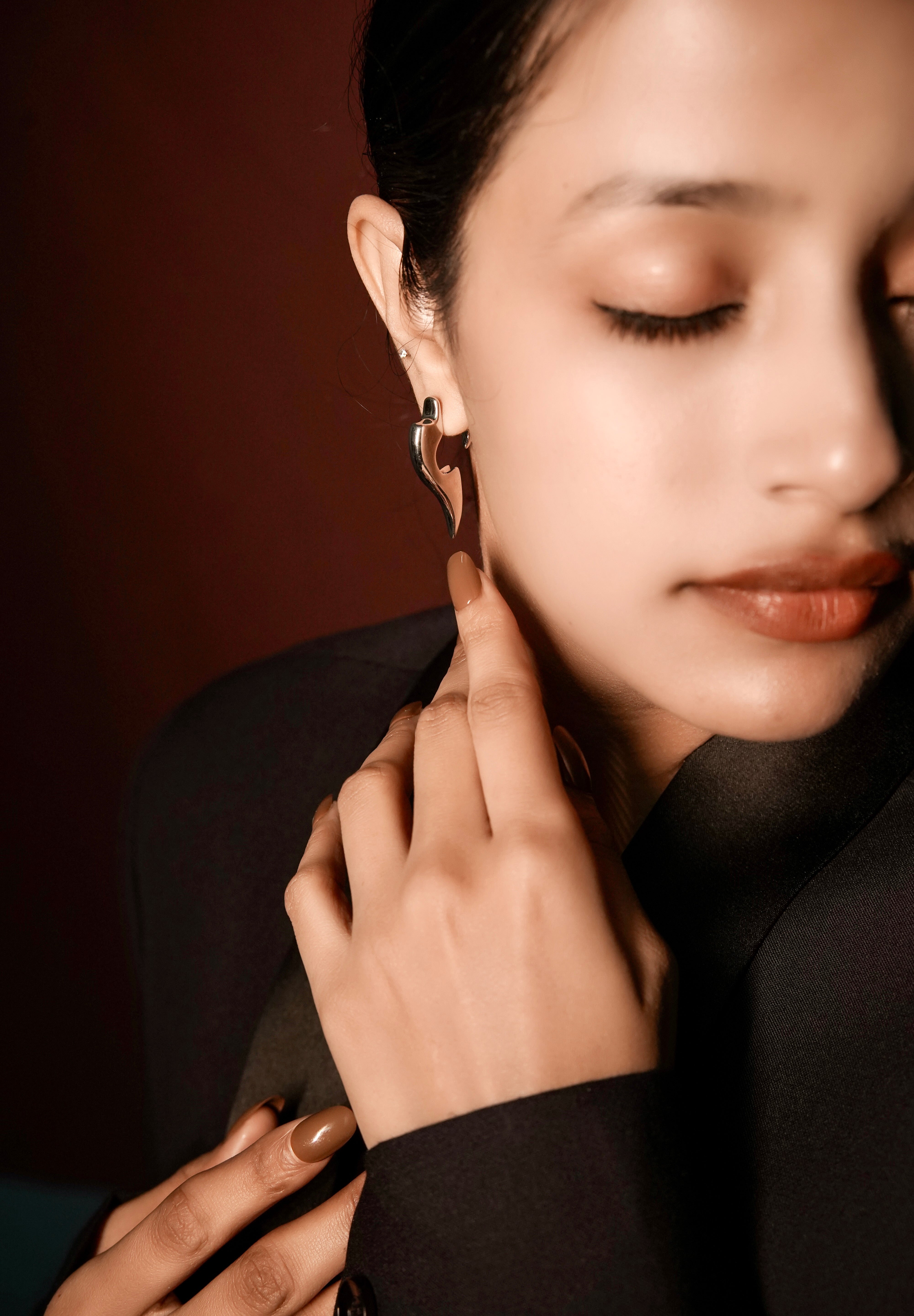 Kyra Noir Flame Earrings