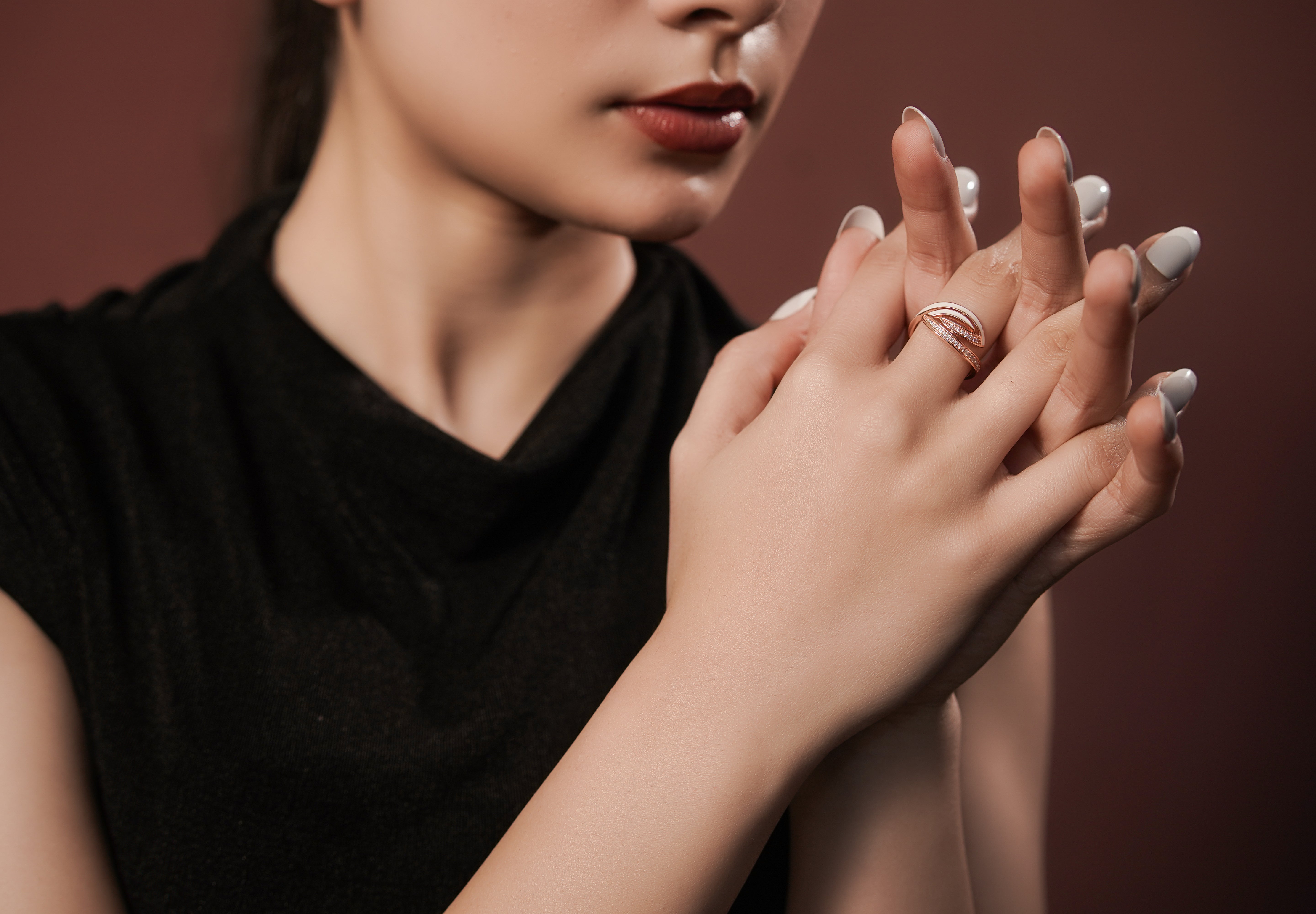 The Willow Wave Enamel Ring