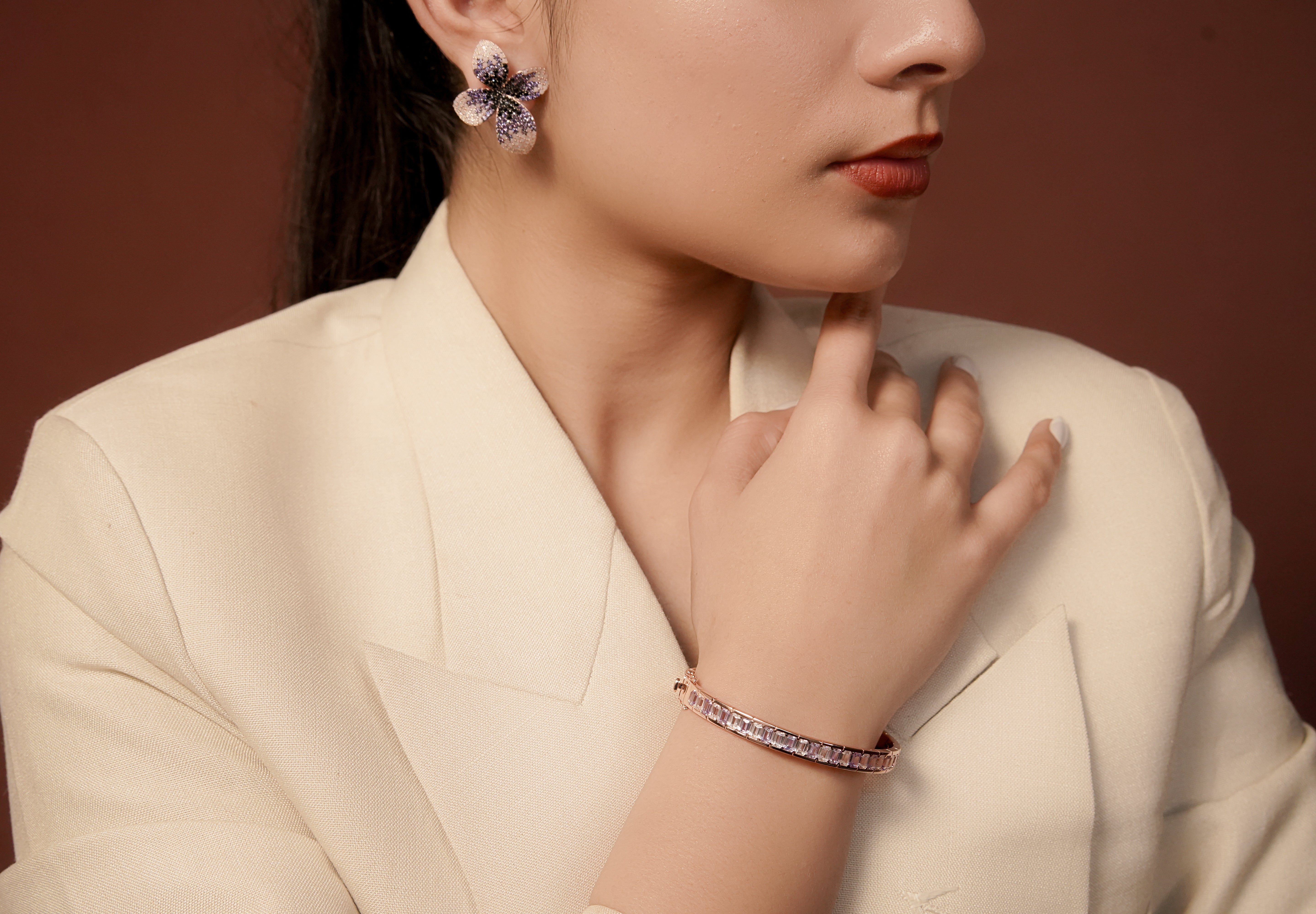 The Heritage Gaja Hinged Bangle