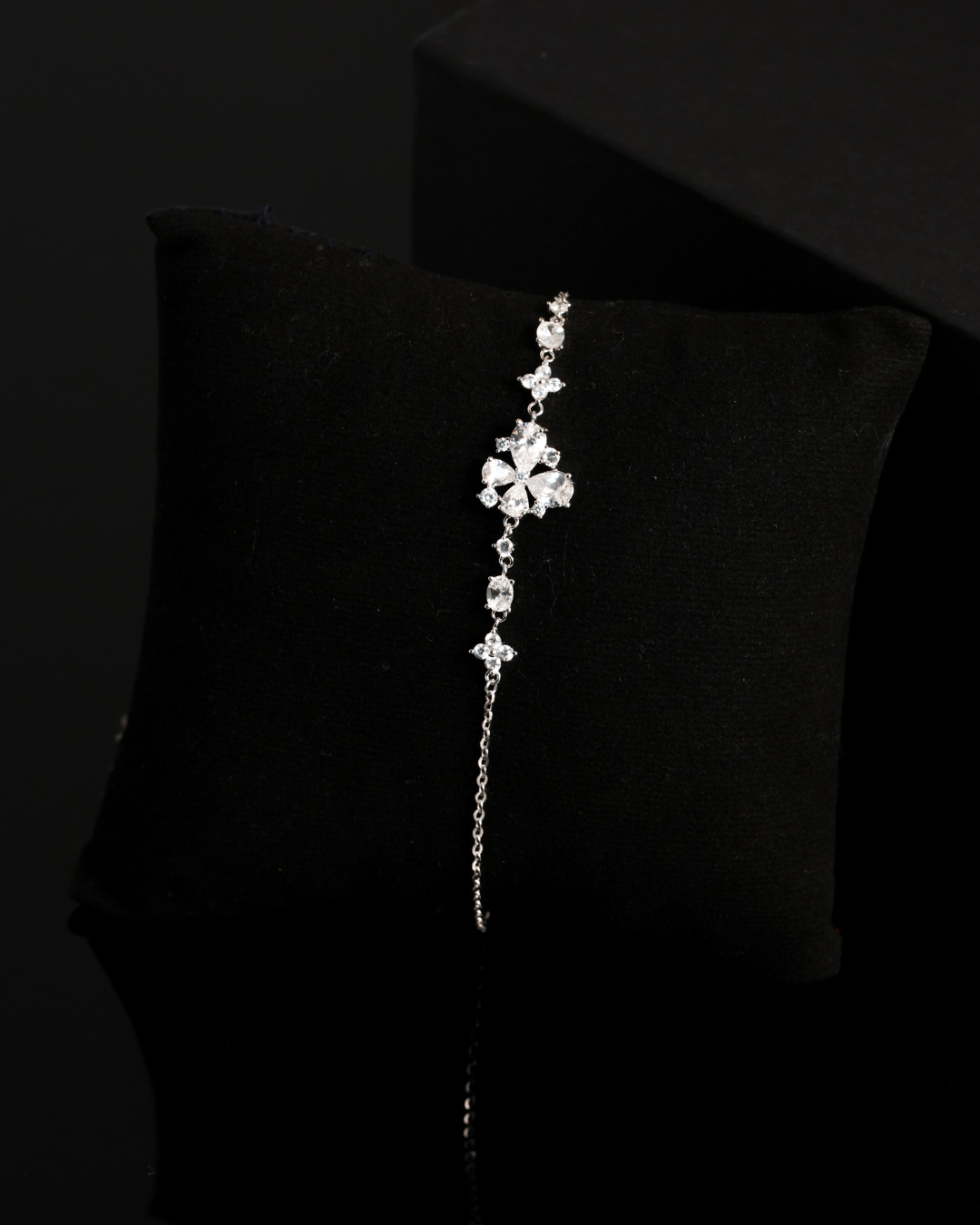 Kyra Elegant Vine Bracelet
