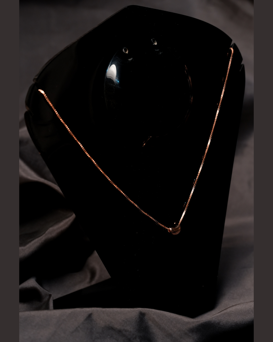 The Crescent Minimalist Chain