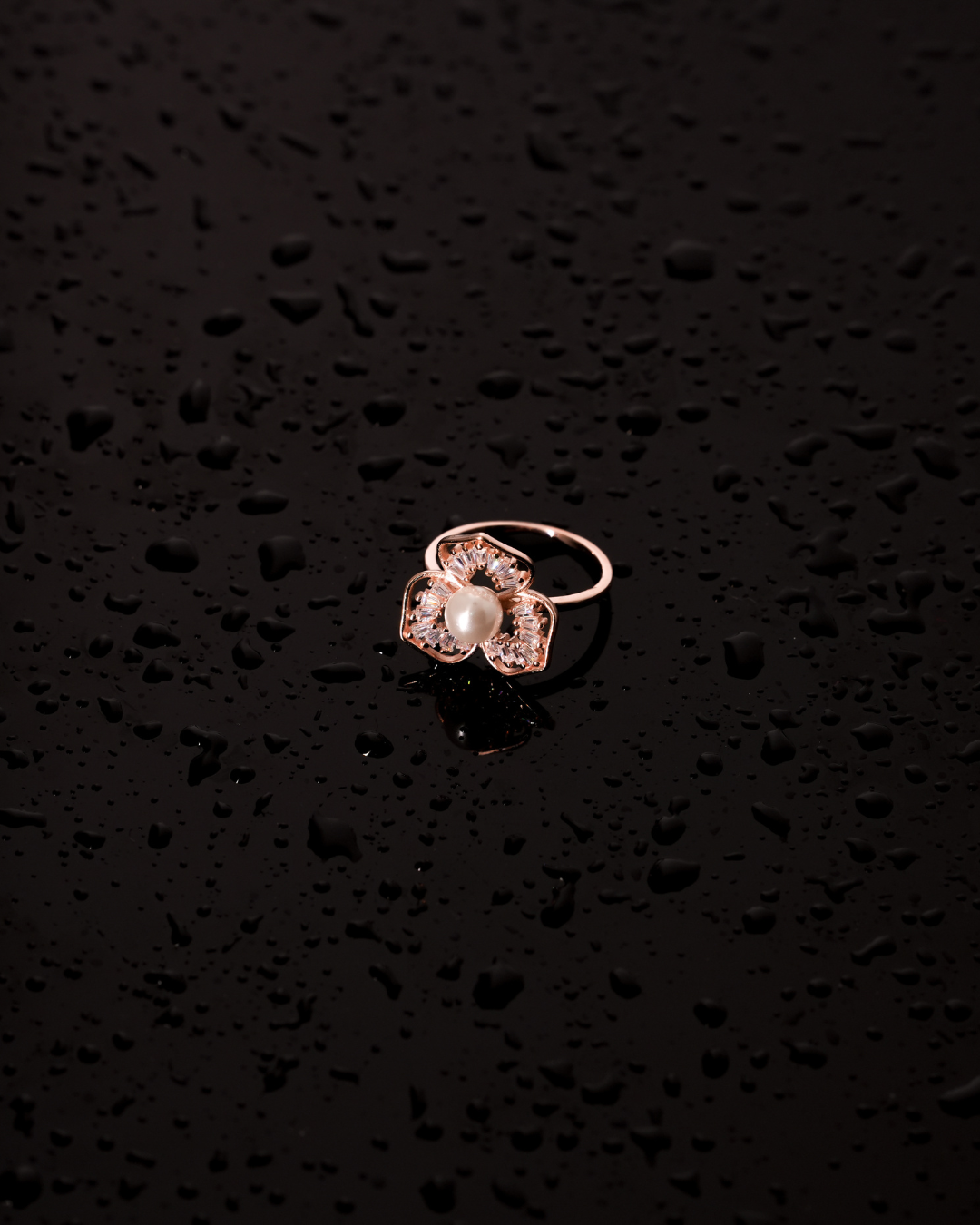 The Pearl Fleur Radiant Ring