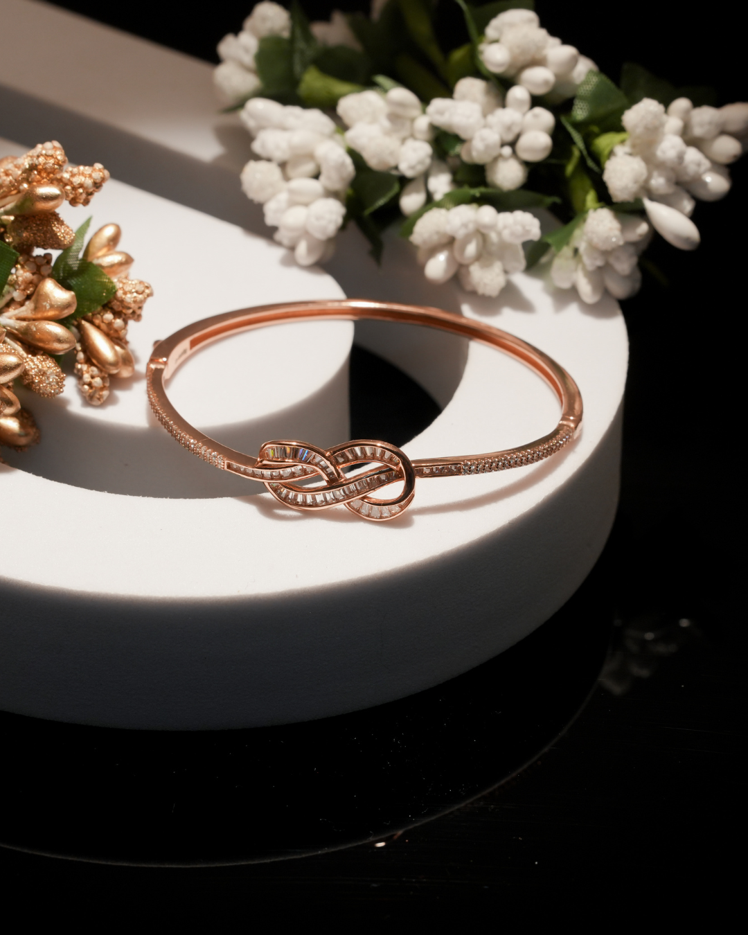 Eterna Knot Bracelet